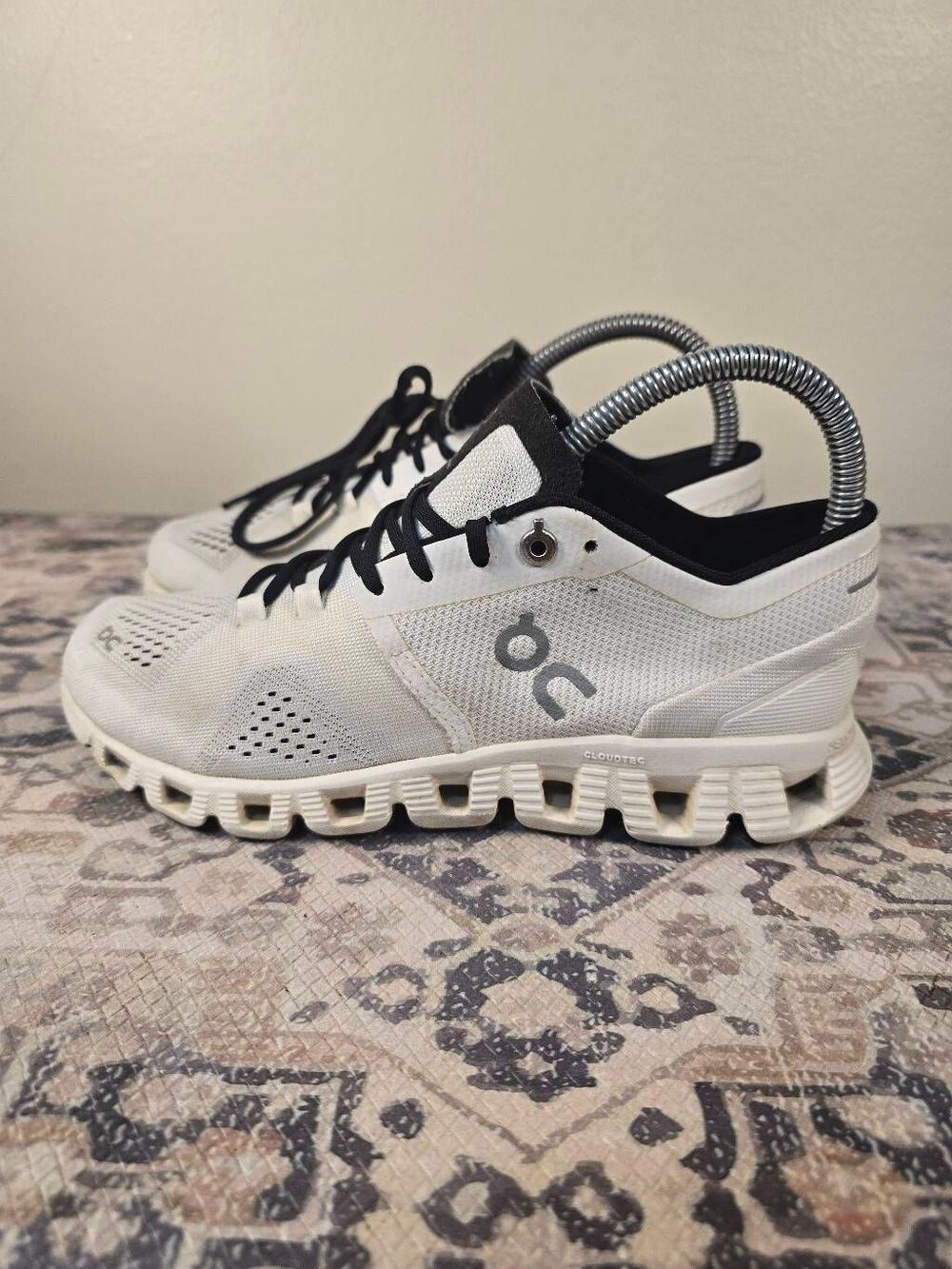 On Cloud X Womens Running Sneakers Shoes White/Black 40.99702 Size 6